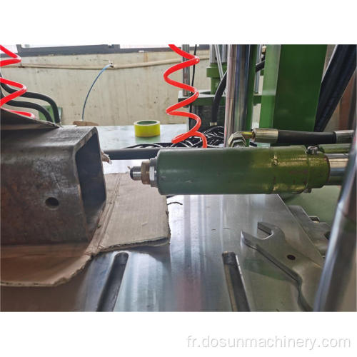 Modèle de machine à usage spécial de moulage par injection de cire DS